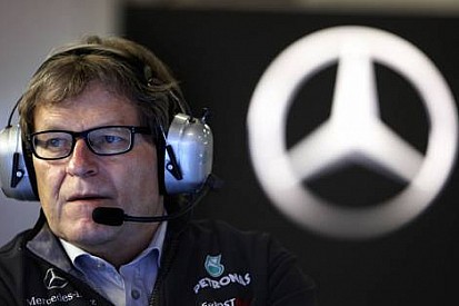 Mercedes Schumi ile sözleşmesini uzatmak istiyor