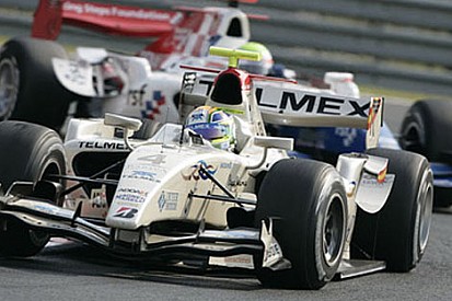 Sauber 2011'de Perez'le yarışacak