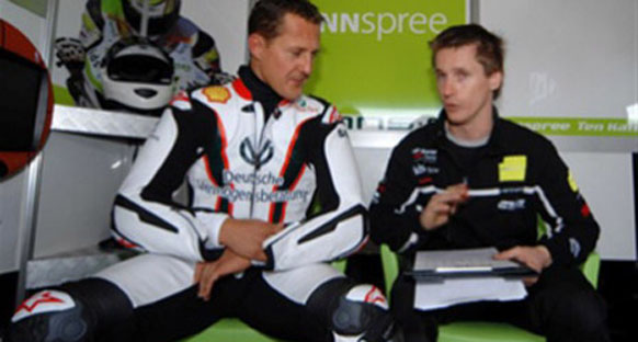 Mercedes Schumi'nin motosiklet sevdasından rahatsız değil