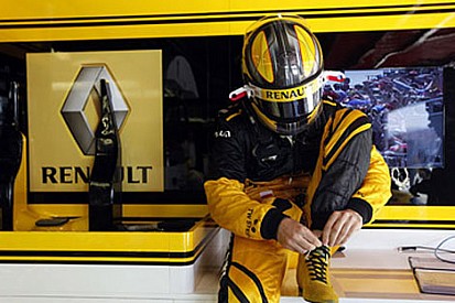 Renault Singapur’da podyumu istiyor