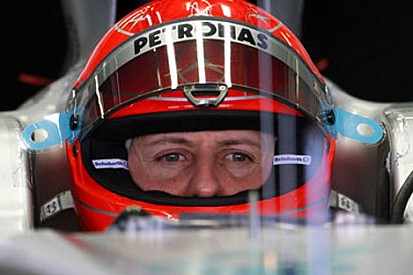 Schumacher frenlerden ve lastiklerden şikayetçi