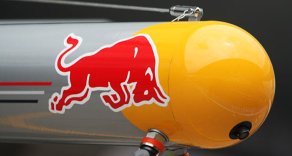 Red Bull Renault ile devam edecek