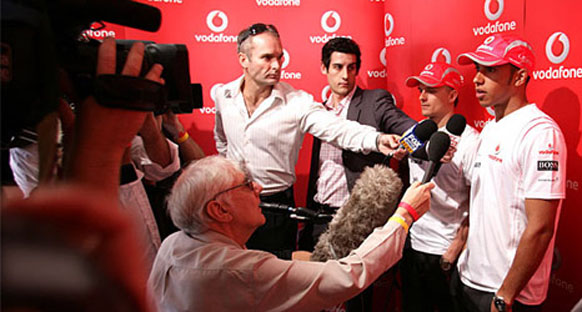 Lewis Hamilton ve Heikki Kovalainen ile soru cevap