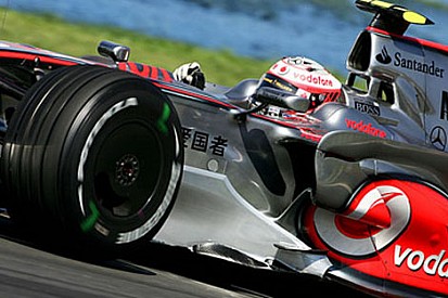 Sakhir'de McLaren, Force India ile yanyana