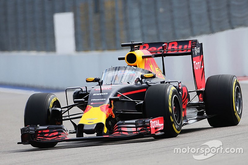 Bildergalerie: Erster Streckentest des neuen Formel-1-Cockpitschutzes von Red Bull Racing