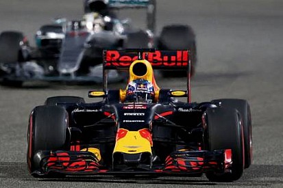 Ricciardo Red Bull'un Mercedes ve Ferrari ile mücadele etme umutlarını yükseltiyor