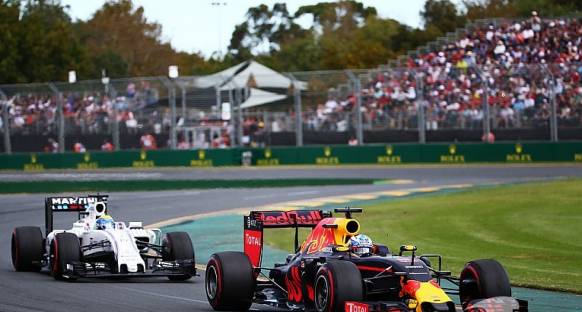 Ricciardo liderlerden çok da geride değil
