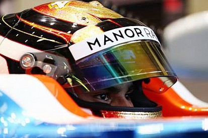 F1 sürücülerinin pistte vizör şeritlerini yırtmaları yasaklandı