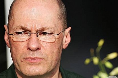 Sauber teknik direktörü Mark Smith takımdan ayrıldı