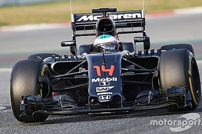 Barcelona testlerinin son gününde Alonso'nun başı yine belada