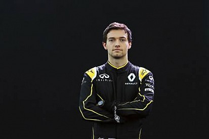 Çaylak Jolyon Palmer 2016'da daha fazla risk alacak