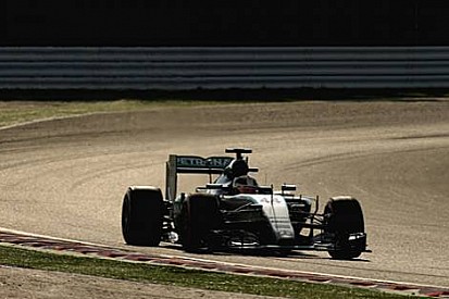 Mercedes, TV Yayınında Görünmemekten Şikayetçi