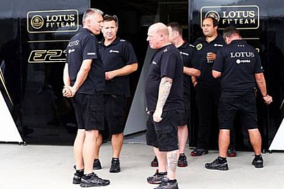 Lotus'un Malzemeleri Suzuka'ya Geç Ulaştı