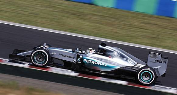 Hamilton lider, Red Bull'lar ilk üçte