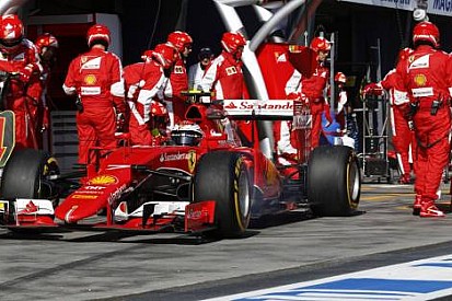 Raikkonen Ferrari'den eşit muamele bekliyor