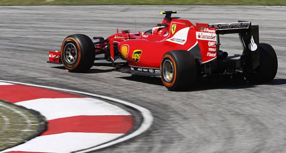Mercedes çifti Ferrari'nin performansından etkilendi