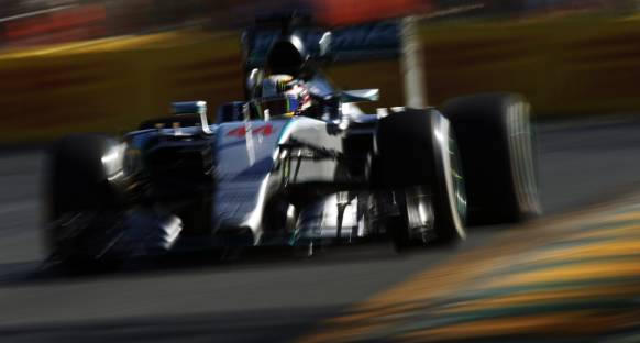Sezonun ilk pole pozisyonu Hamilton'ın
