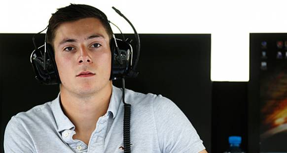 GP3 şampiyonu Williams'a katıldı