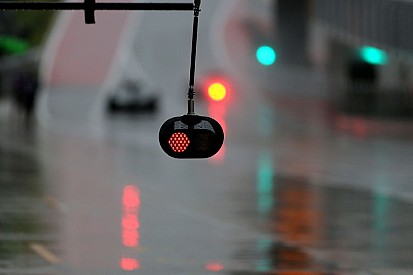FIA зможе відкласти кваліфікацію лише на годину