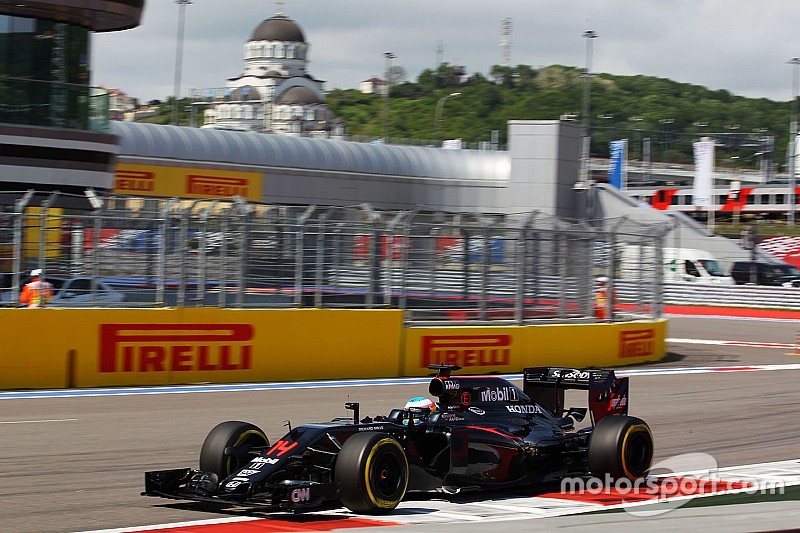 McLaren не заслуживает иного результата, считает Алонсо