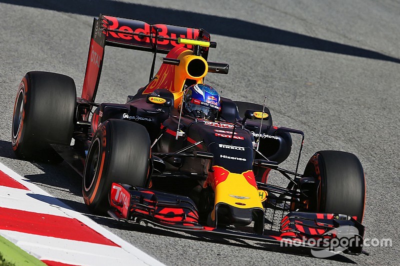 Verstappen zesde in eerste training voor Red Bull Racing, Vettel snelste