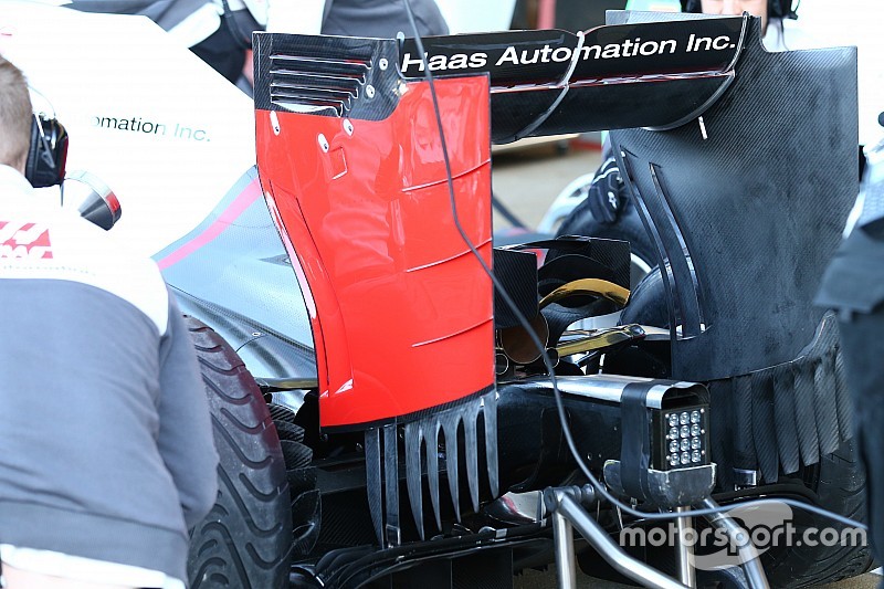 Haas: paratia con più frange e Monkey seat con tre elementi
