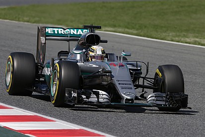 Hamilton risorge in Spagna, delude la Ferrari