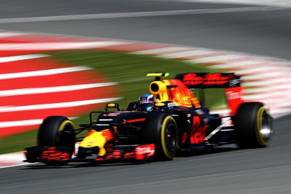 Mercedes kaputt in Spagna, Verstappen è il più giovane vincitore!