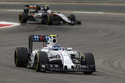 Bottas belső kamerája,a hogy belemegy Hamiltonba: BUMM