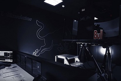 Reszkethetnek a riválisok, ultra-durva szimulátorral állt elő a Red Bull