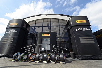 Itt a bahreini gumileosztás: jelentős eltérés a Ferrari és a Mercedes között!