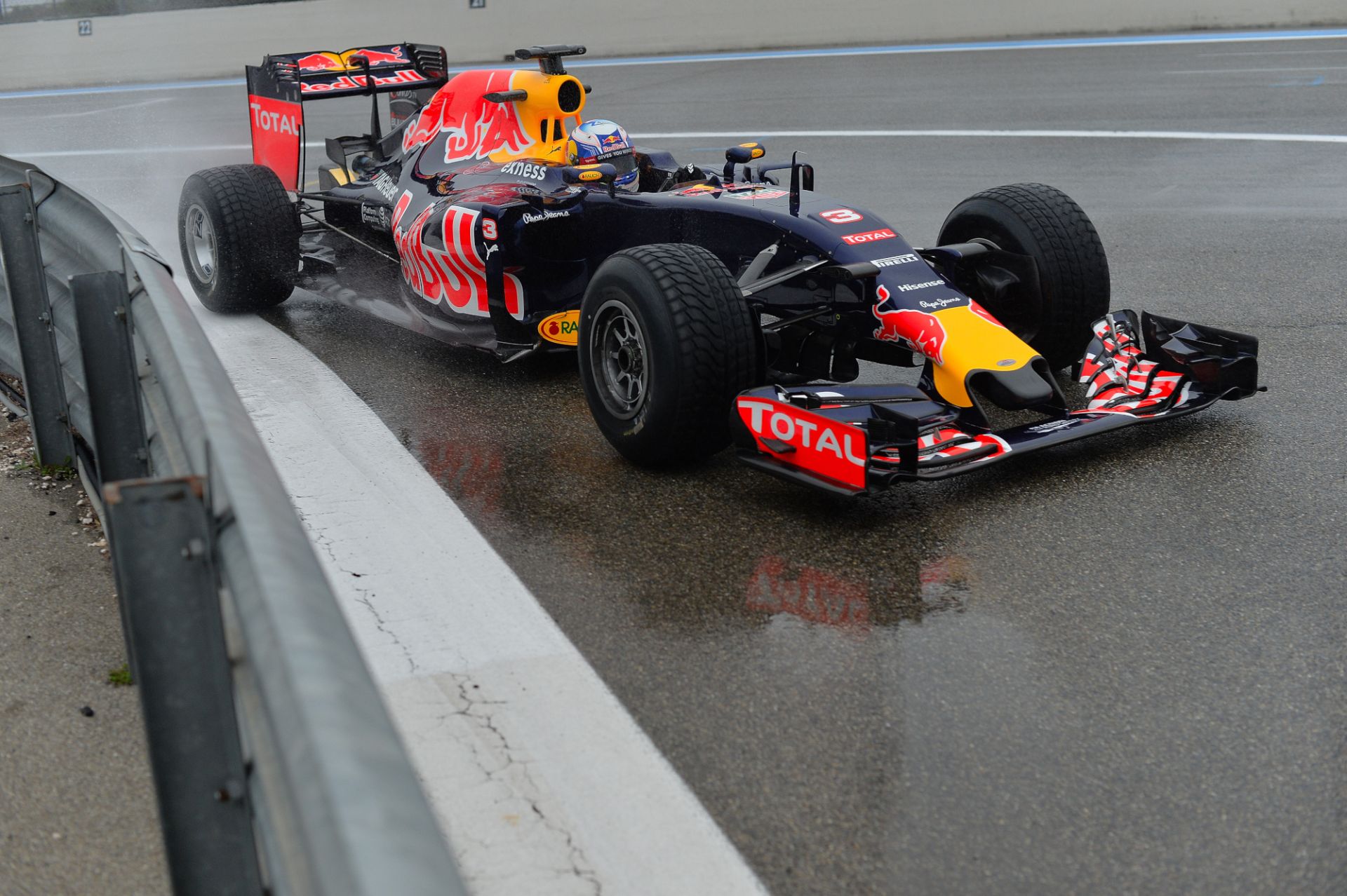 Hivatalos HD videó a Red Bull 2016-os festésének leleplezéséről