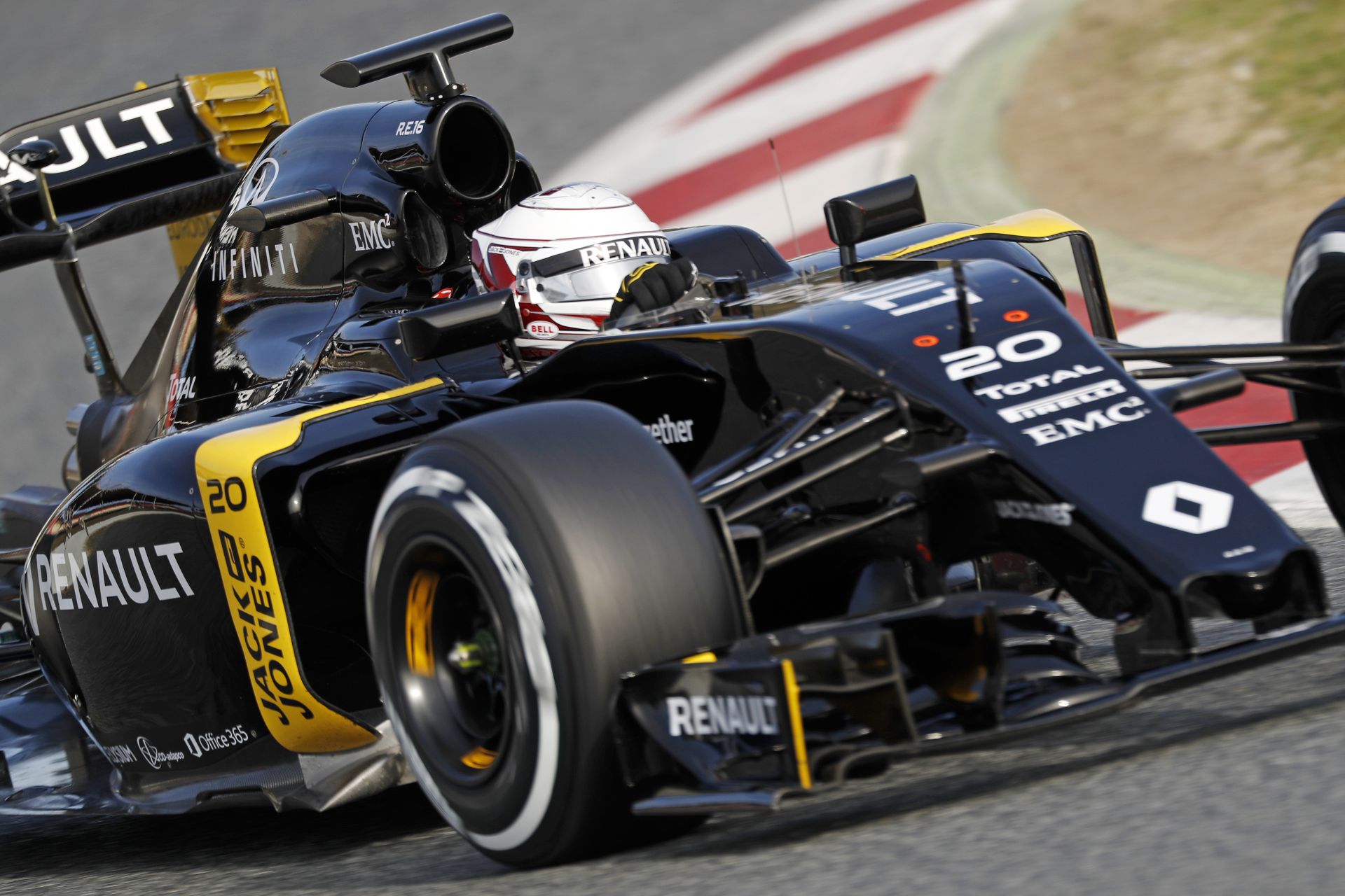Magnussen együtt