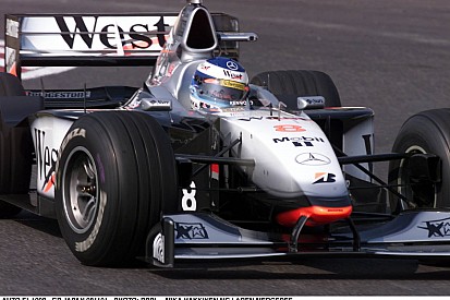 Mika Hakkinen 1998-ban éppen ezen a napon lett először világbajnok a Forma-1-ben