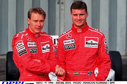 David Coulthard ezen a napon vonult vissza: Mika Hakkinen hű csapattársa