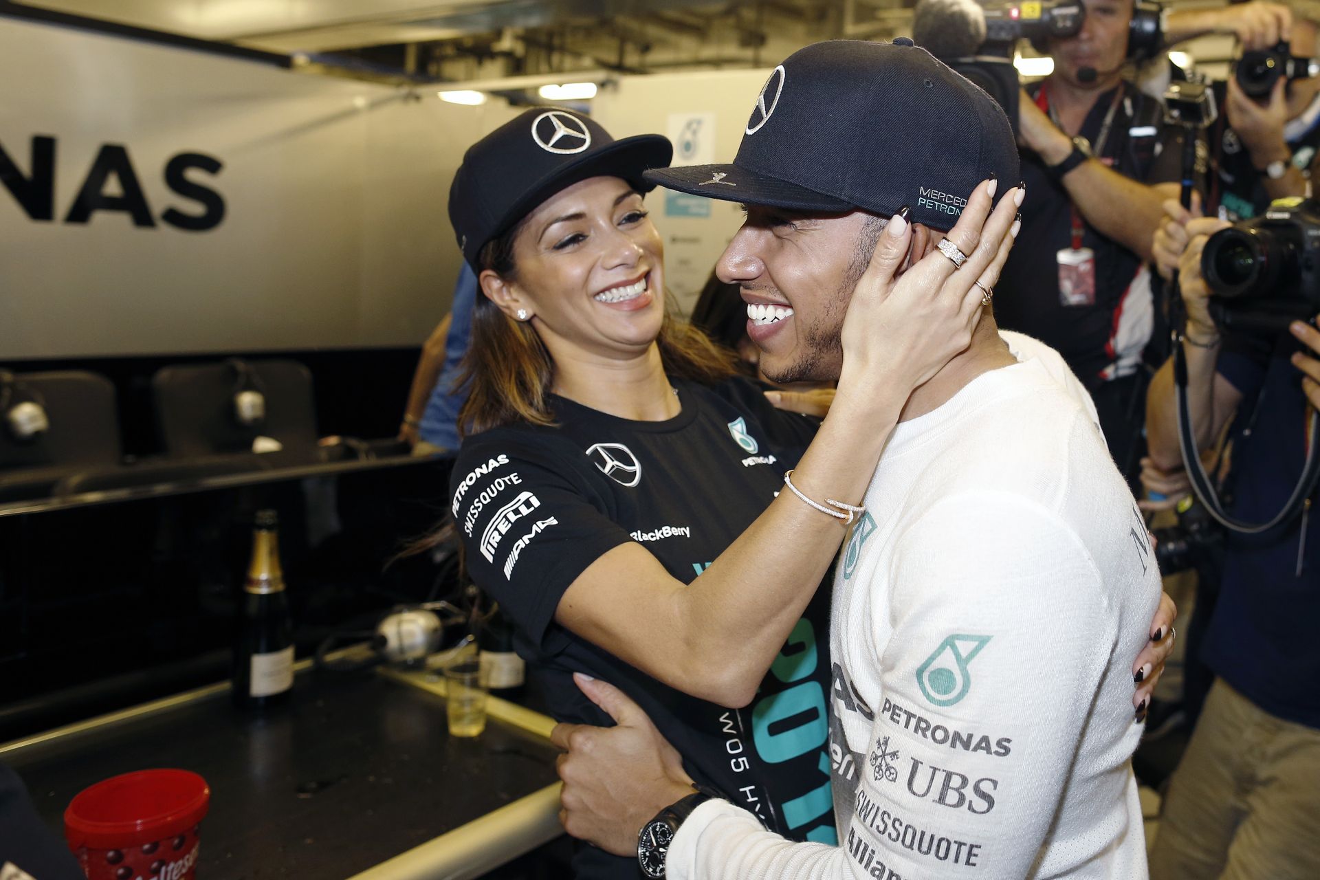 Lewis Hamilton kicsit depressziós volt, amikor Nicole Scherzingerrel járt!
