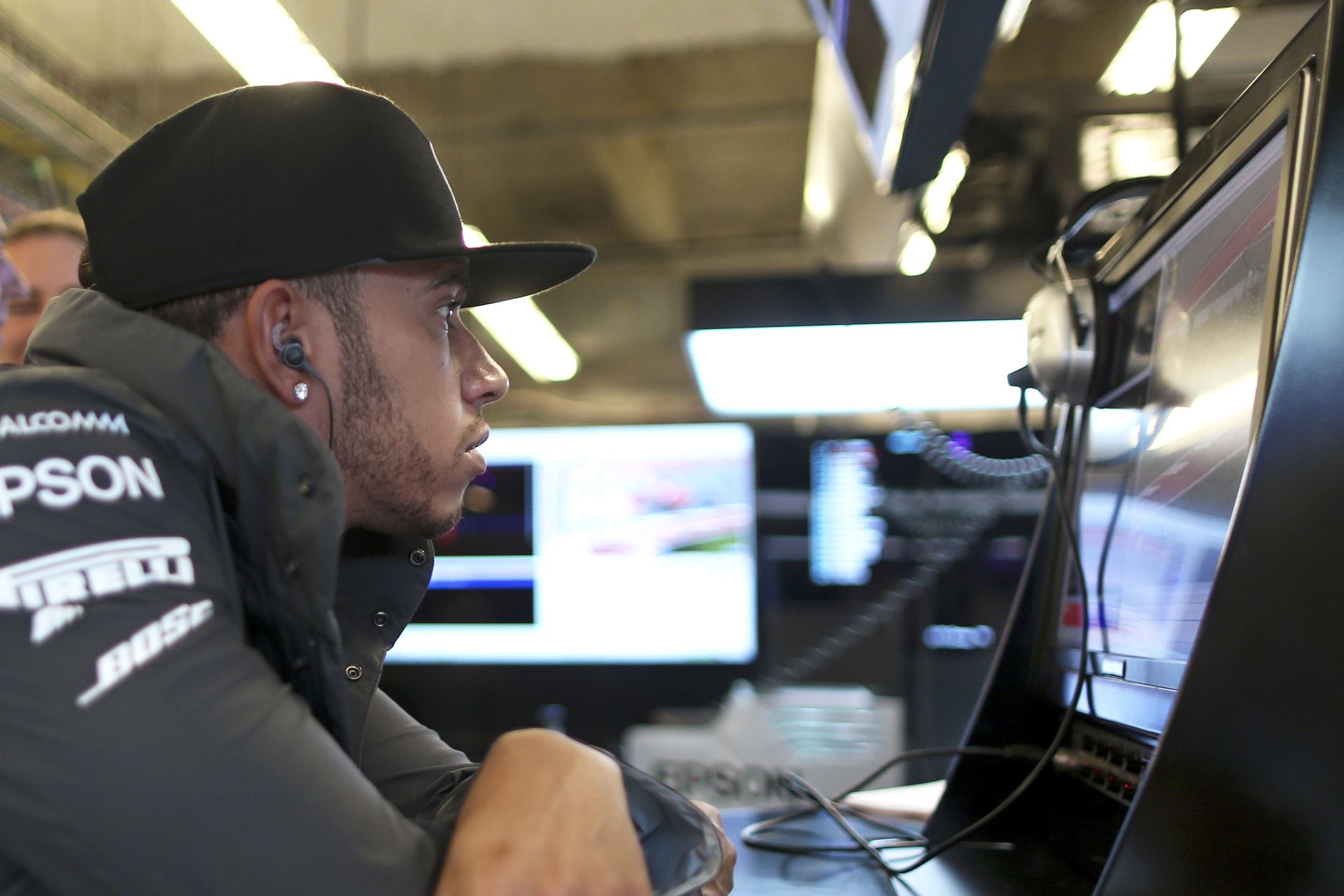 Hamilton nyerte az első edzést Brazíliában Rosberg, és Vettel előtt: rettentő kevés a tapadás Interlagosban