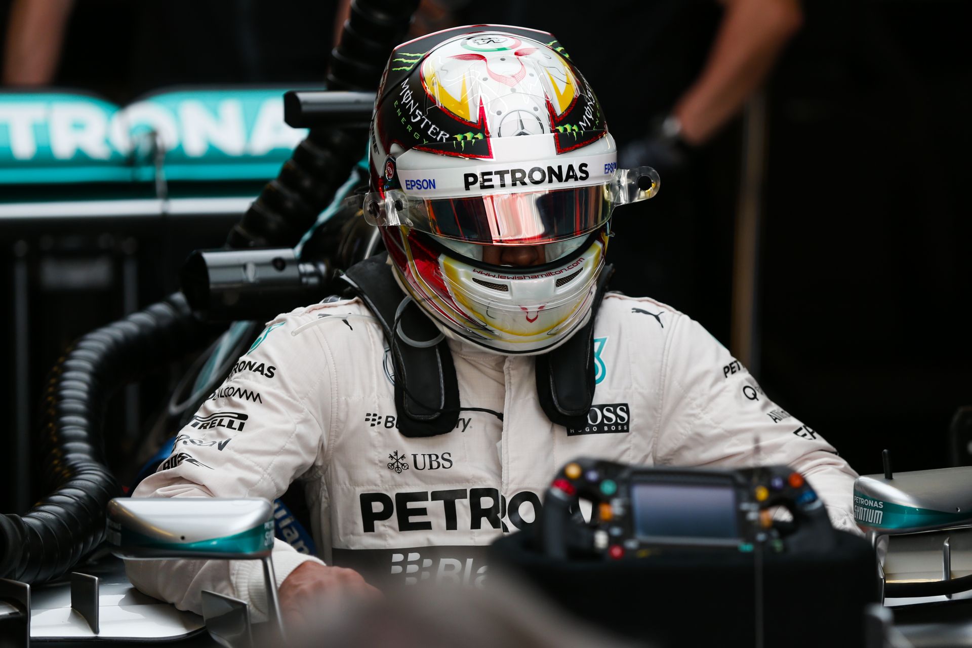 Hamilton valami egész mást próbált meg Abu Dhabiban: