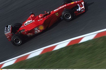 Michael Schumacher ezen a napon lett bajnok a Ferrarival: az első cím az olaszokkal