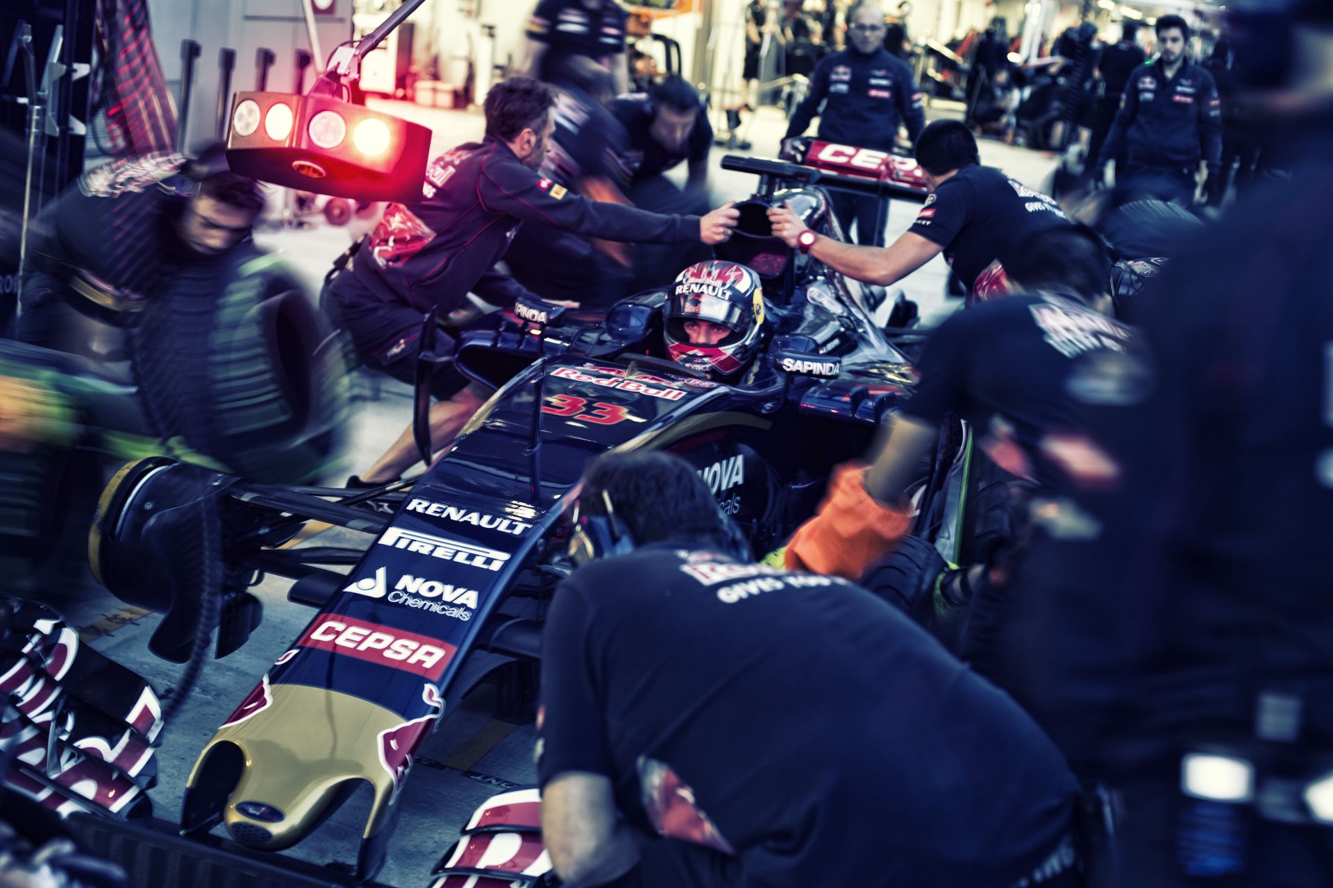 A Red Bull és a Toro Rosso versenyzői nem pánikolnak - bíznak a vezetőségben!