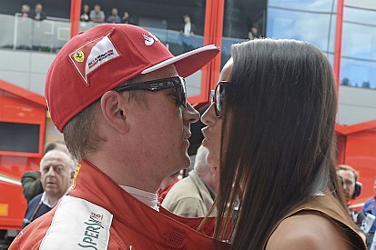 A Forma-1 jelenlegi "divatkirálynője": Minttu Virtanen - Räikkönen élete párja, és első gyermekének édesanyja