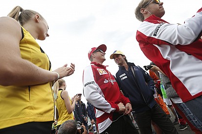 A legújabb Räikkönen pletykák - hogy áll Kimi szénája a Ferrarinál?