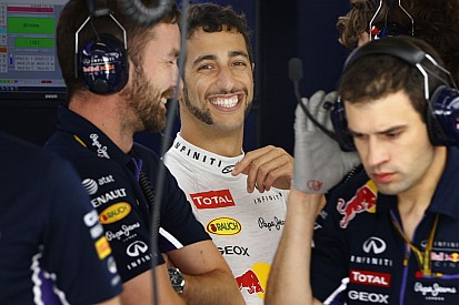 Vettel unatkozott Austinban, Ricciardo jobban örülne, ha Massa előtt lenne