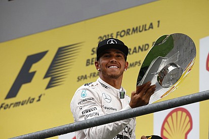 Jobb, ha Hamilton nem számít a Pole Serlegre, mert Rosberg sem kapta meg tavaly