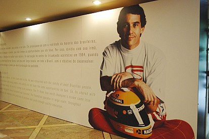 Igazi romantika: Senna, McLaren-Honda, és Interlagos a fedélzeti kamerán keresztül!