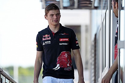 A 17 éves Verstappen már megint parádézik a Toro Rossóval, de Sainz sem rossz