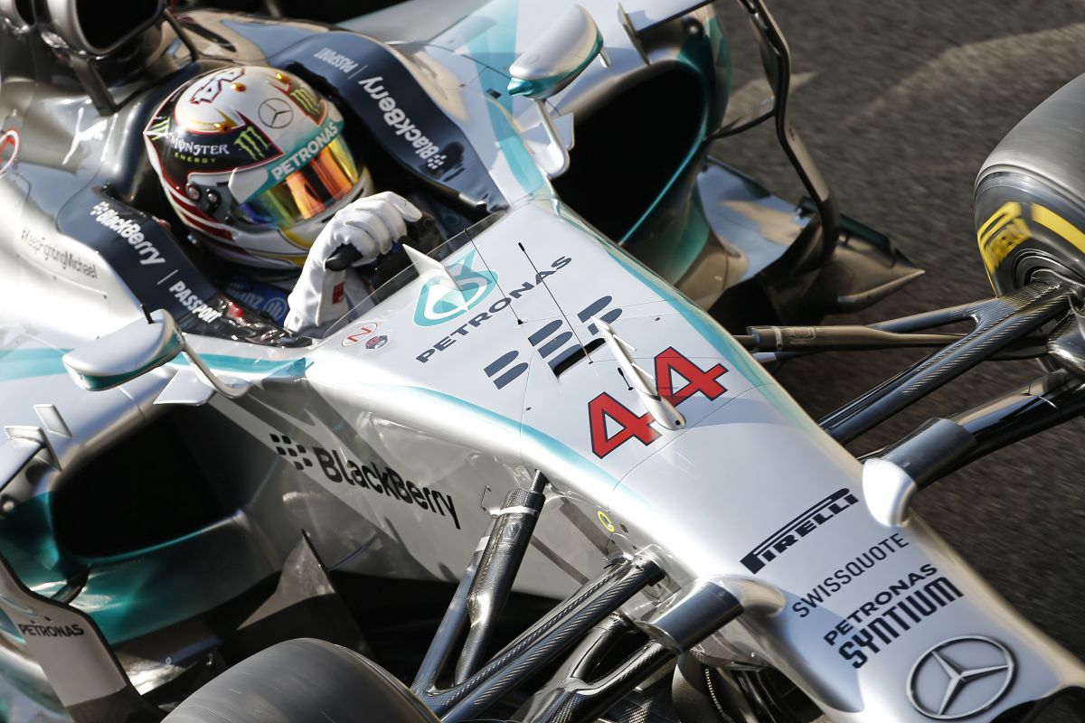 Hamilton Räikkönen, Vettel, Alonso és Webber társaságában: Egy újabb elismerés