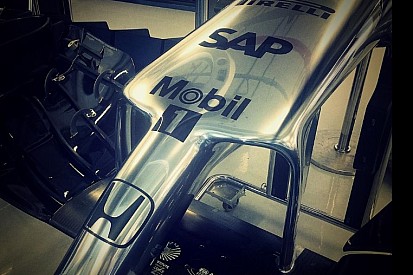 Rendkívül szenved a McLaren-Honda Abu Dhabiban, egyelőre