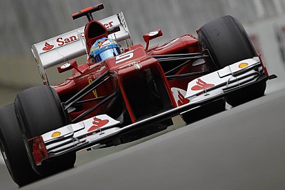 Vettel ma a Ferrarival fog tesztelni: Egy 2012-es gépet visz pályára Fioranóban