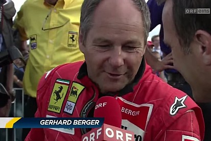 Egy igazi időutazás a Forma-1-ben: Legendás versenygépek a mai modern korban